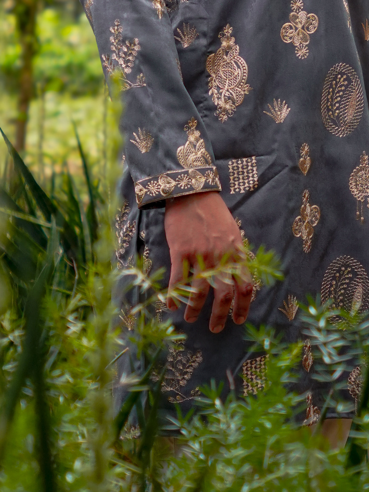 Fumair Zari Grey Kurta Set